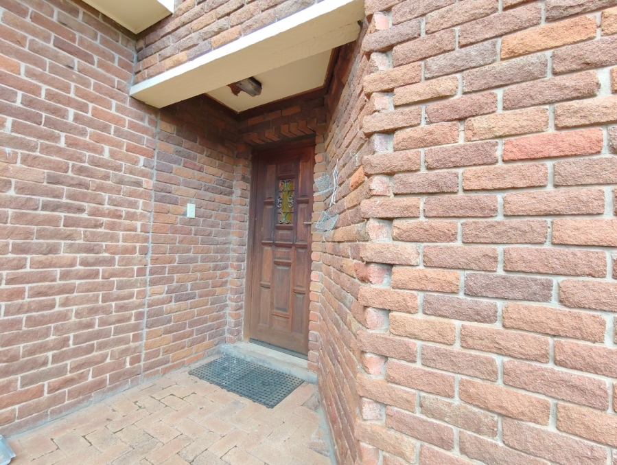 To Let 1 Bedroom Property for Rent in Langenhovenpark Free State